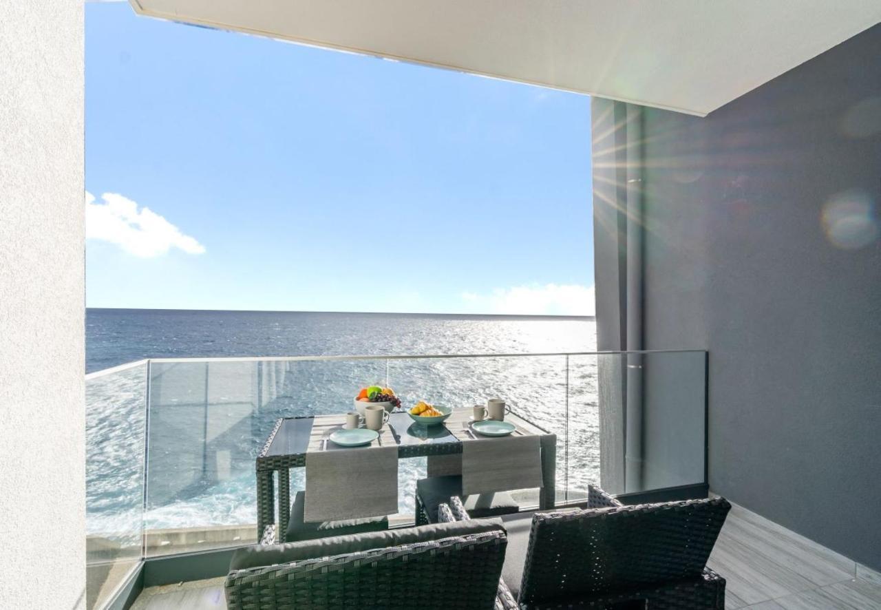 Sea View Balcony By Madeira Sun Travel Apartment Santa Cruz  Exterior foto